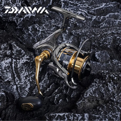 DAIWA High Quality All-Metal Fishing Reel for Any Water, 15KG Capacity  CODEK (GX1000-7000)