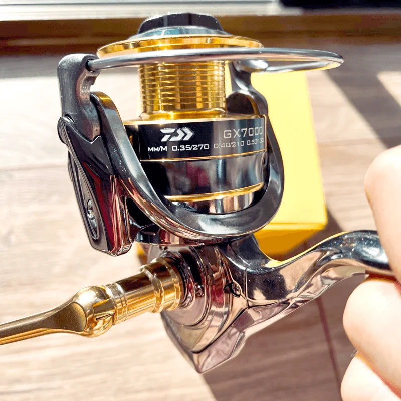 DAIWA High Quality All-Metal Fishing Reel for Any Water, 15KG Capacity  CODEK (GX1000-7000)